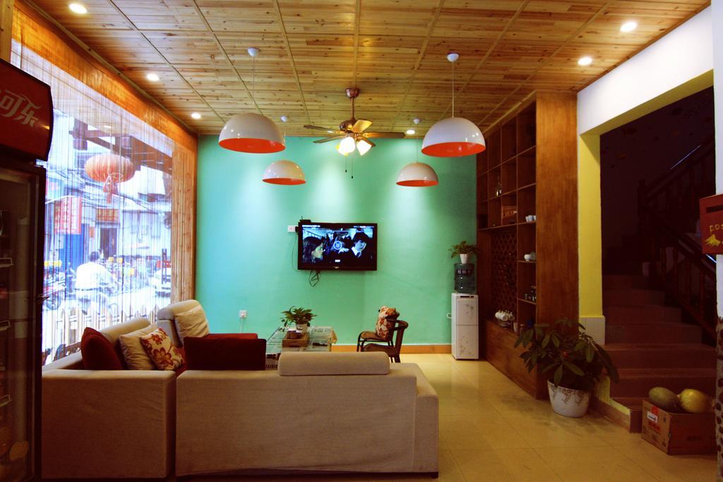 Lan Shan Chu Youth Hostel Yangshuo Exterior photo